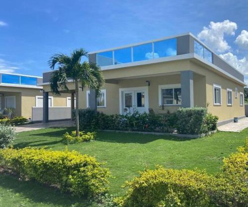 Modern, chic waterfront 3-bedroom villa w/pool