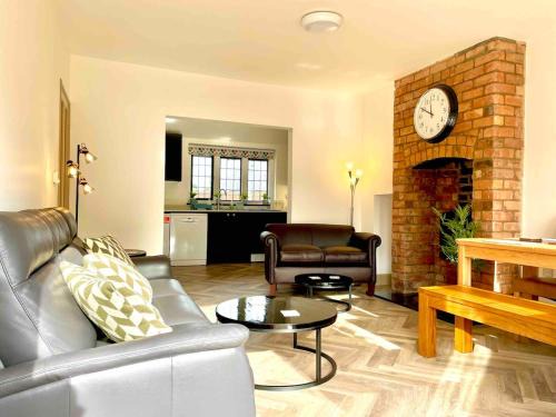 Modern city 3 bedroom bungalow