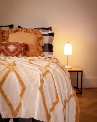 Modern Coburg 2bed house near Pentridge, Sydney Rd Dining & 15 min to City