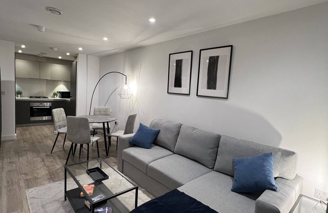 Modern comfortable flat in heart of Stockwell 10 minutes to Oxford Circus