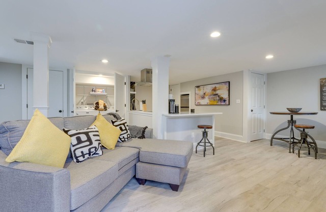 Modern Decatur Getaway ~ 8 Mi to Downtown Atlanta!