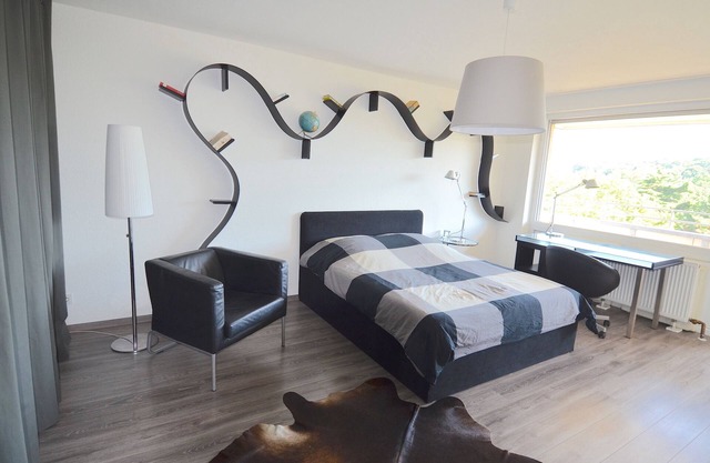 Modern designer studio with great forest view and excellent transport links