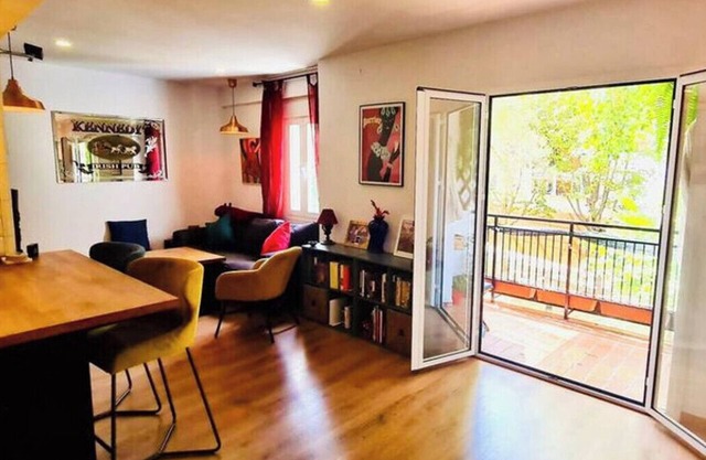 Modern flat in traditional Triana