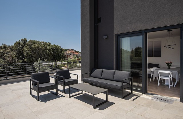Modern flat with large terrace