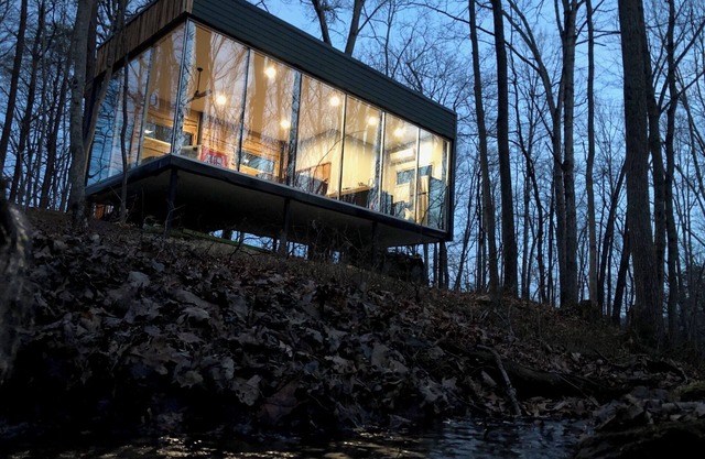 Modern Glass Retreat in Fort Valley with WiFi, AC, EV charger