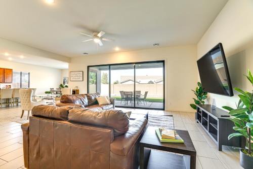 Modern Glendale Getaway about 3 Mi To Stadium!