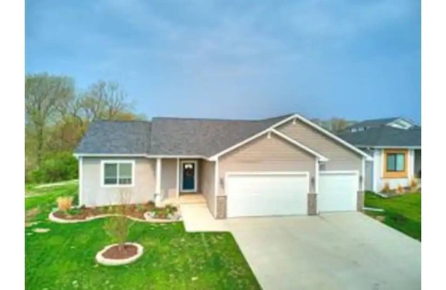 Modern Gorgeous 6 BR 3 Bath Ranch Home West Side OR 2nd Home Option Near Stadium
