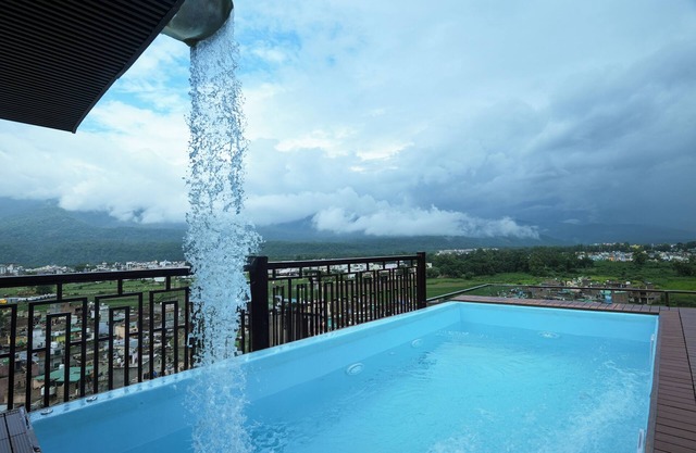 Modern , high tech 4Bhk in peaceful Rishikesh.nSwimming pool , jacuzzi & steam.