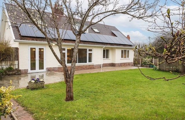 Modern Holiday Cottage - Perfectly placed for visiting Cardigan Town & exploring the coastline