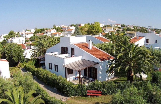 Modern holiday home, fantastically located at the sea, Wifi | Trikorfo, Chalkidi