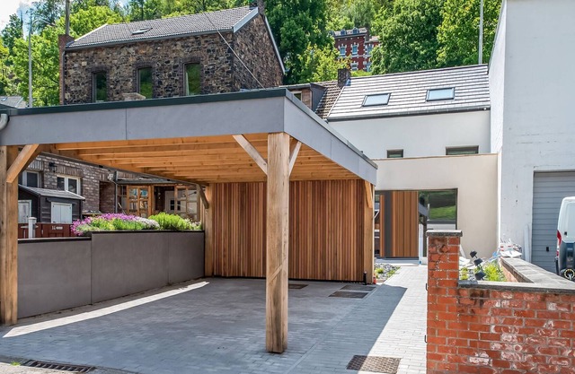 Modern holiday home in Marchin with a jacuzzi
