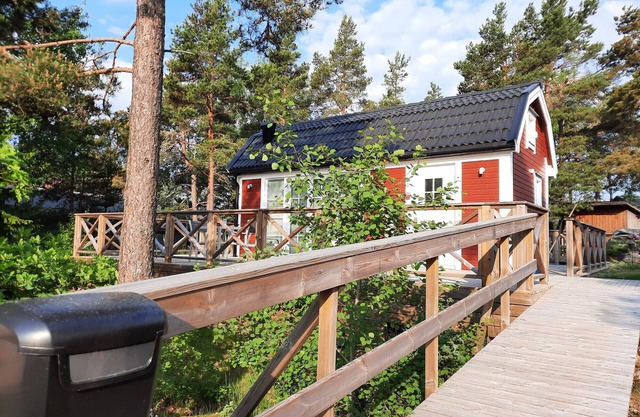 Modern holiday home with internet near the sea and on the doorstep of Stockholm