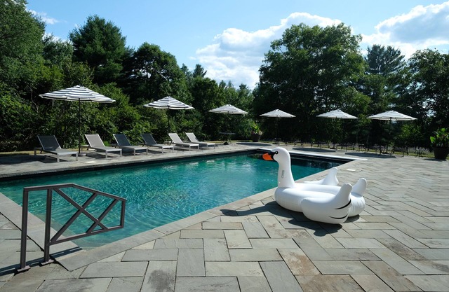 Modern home with Catskill views, guesthouse and heated pool near Chatham/Hudson