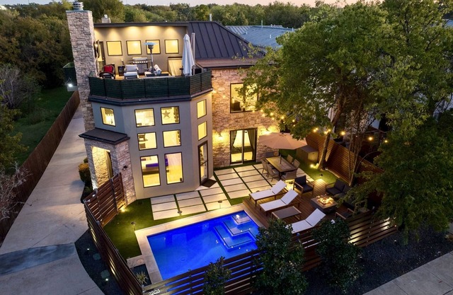Modern House 5 min from DT with Pool l Gym l Rooftop with DT View