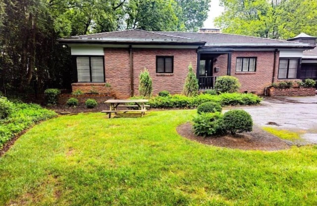 Modern House of Charlotte