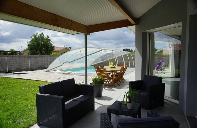 Modern house with swimming pool between Bordeaux and Arcachon