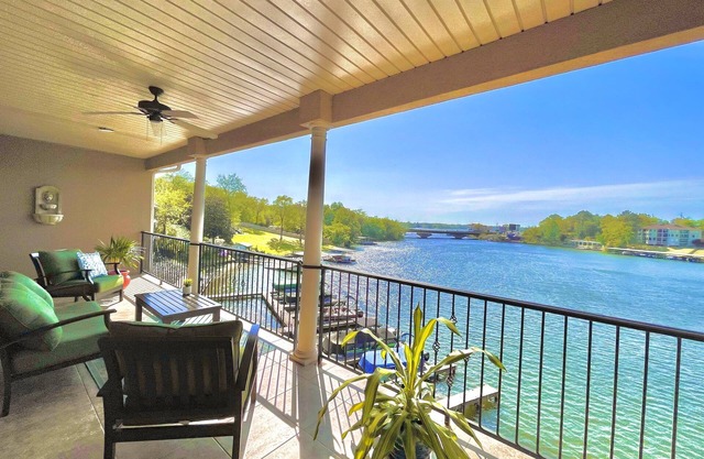 Modern Lake Hamilton Condo w/180° Lakefront View-Main Channel, Central Location!