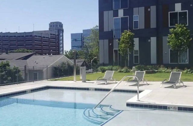 Modern Luxe 1BD Apartment with pool