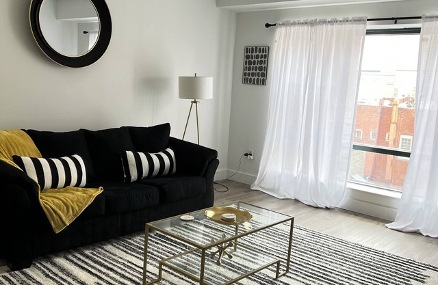 Modern Luxe 1BR Apt in Downtown Stamford