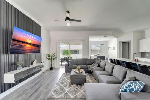 Modern luxe getaway for families near Siesta Key