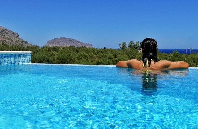 Modern luxurious suite with private pool and sea view, Suite (MA)