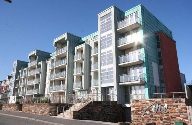 Modern luxury apartment Zinc Headland Road. Only 5 mins walk to Fistral Beach