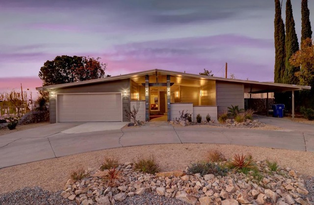 Modern Mini Golf Oasis