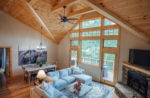 Modern Mountain Retreat | Ski-In/Ski-Out & Stylish Comfort