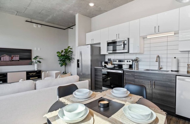 Modern Nest Near Central Ave