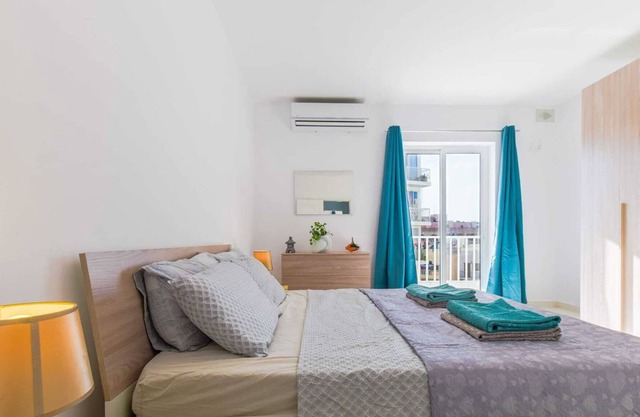 Modern New Apartment 3Bdr 2 Bth