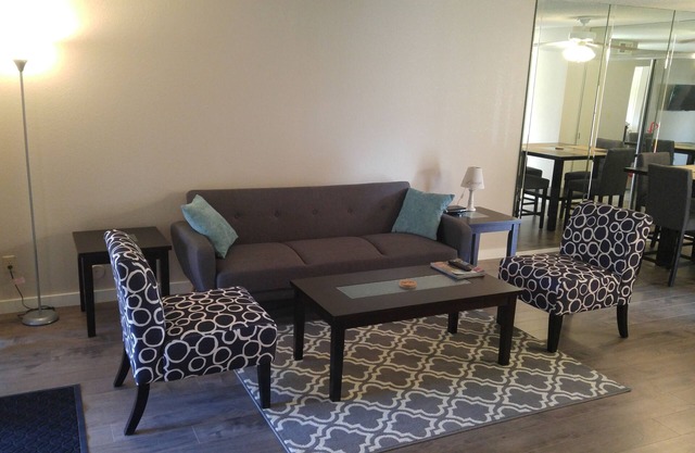 Modern Oasis North Scottsdale Heated Pool Parking AC Great Rates!