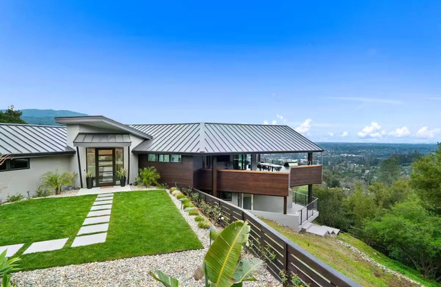 Modern oasis w/pool & expansive views of the Bay