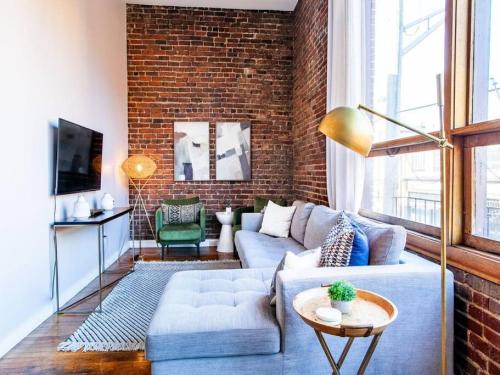 Modern Old City Loft - Downtown Knoxville