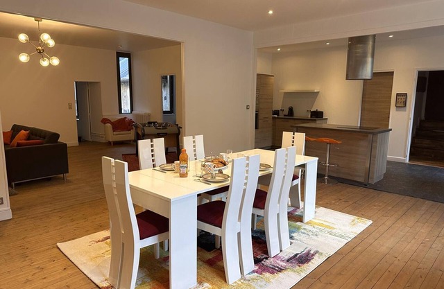 Modern retreat in Moulins, 4 people, all inclusive