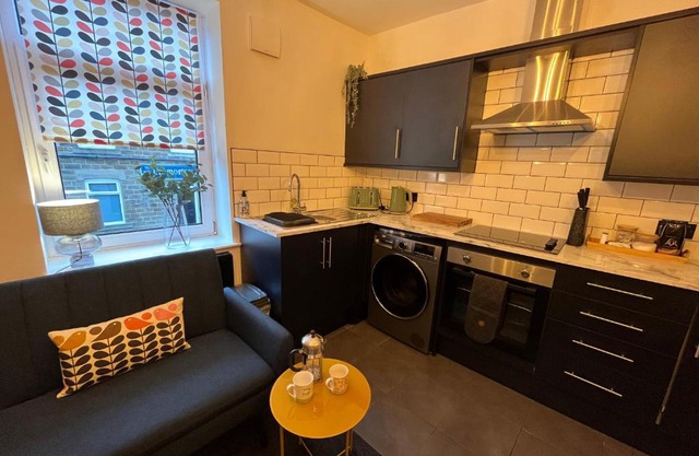 Modern & retro two bedroom apartment in Barnsley