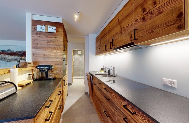 Modern rustic-style 3½-room flat on the first floor, lift.