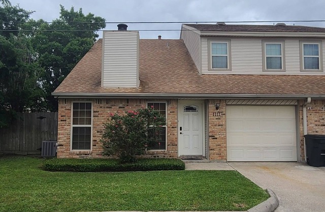 Modern Secluded 2 BR 1.5 Bath