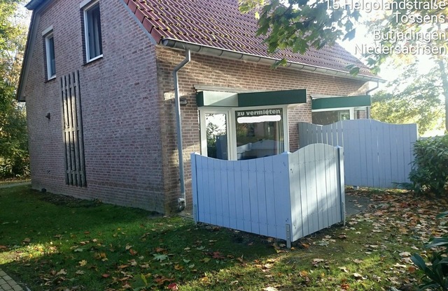 Modern semi-detached house on the North Sea for up to 4 people