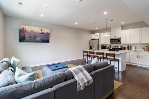 Modern & Spacious 3bd 3ba RoofDeck