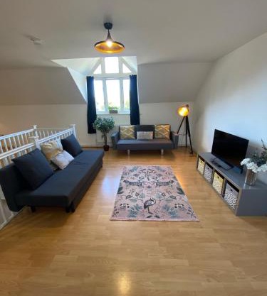 Modern Spacious Flat In Ipswich - Sleeps 6 - Parking