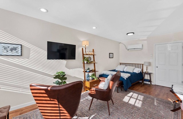 Modern Standalone Studio Unit in Walker's Point MKE