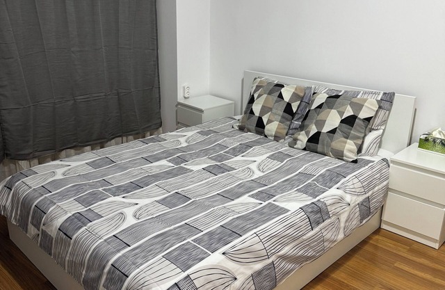 “Modern Studio Steps from IOR Park – Comfort & Tranquility in Bucharest!”