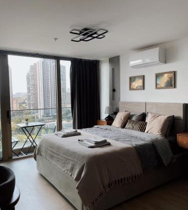 Modern Studio with balcony