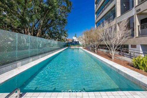 Modern Studios in a Building with a Pool in Vila Cordeiro - CTB