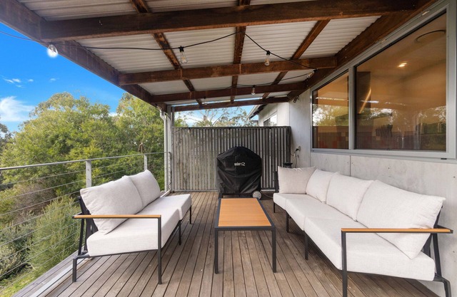 Modern Sunny Bushland Oasis in Mittgong