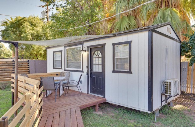 Modern Tiny Home about 5 Mi to Downtown Phoenix!