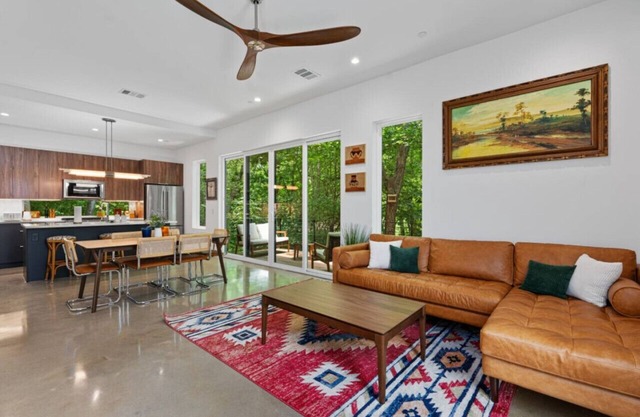 Modern Treehouse Retreat, Cold Plunge