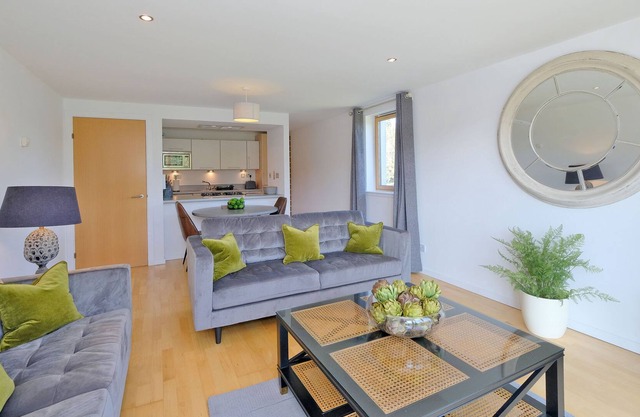 Modern two bedroom Aberdeen apartment with river views