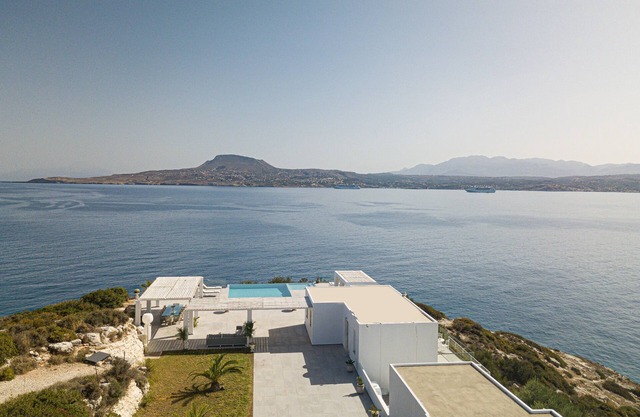 Modern Villa Overlooking the Aegean.nNext to the sea.