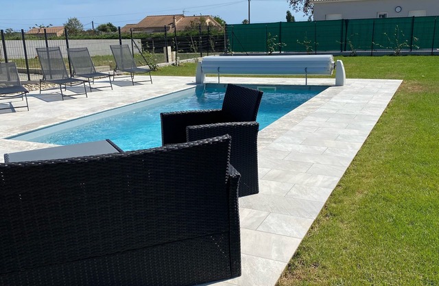 MODERN VILLA WITH PRIVATE POOL 10 MINUTES WALK FROM THE SEA